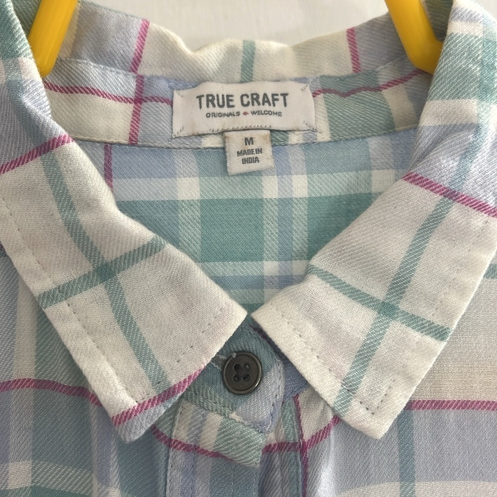 Women’s Preppy Clueless School Girl Peplum Style Raw Hem Plaid Shirt Sz Medium - Picture 2 of 3